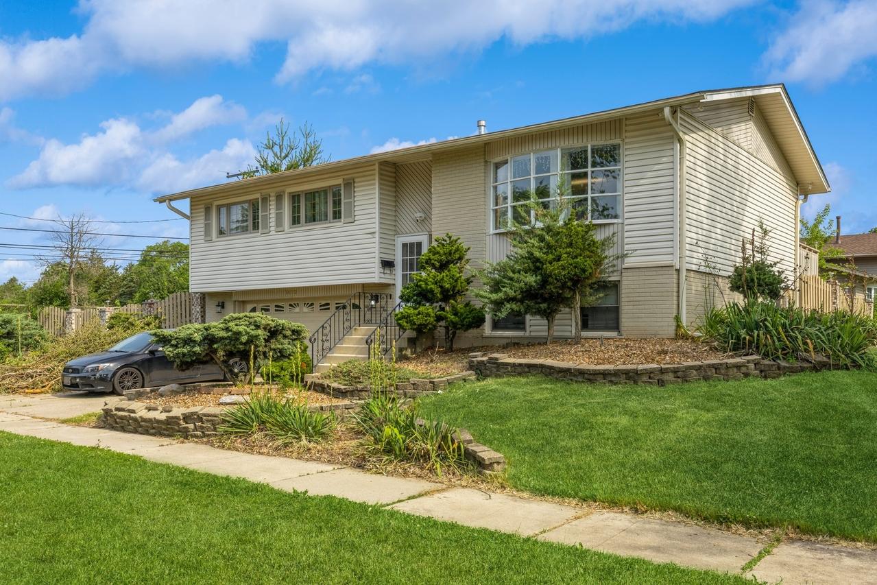 14772 Menard Ave., Oak Forest, IL 60452
