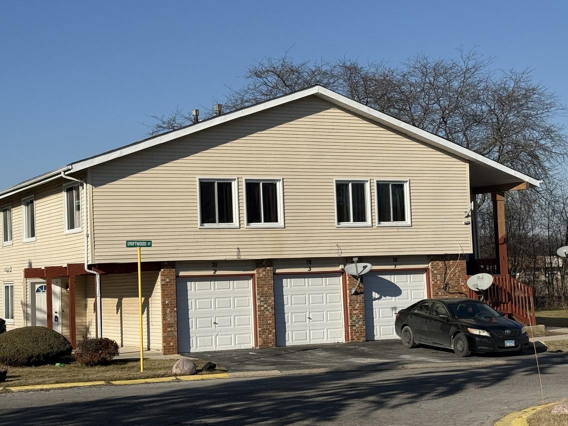711 Driftwood Ct. #2, University Park, IL 60484