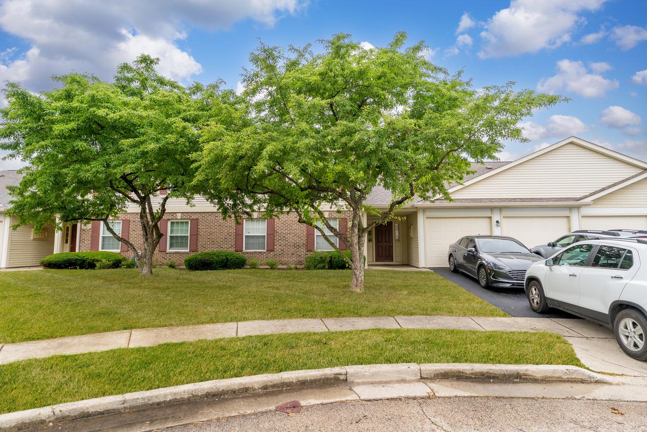 1028 Wynnfield Ct. #C, Elgin, IL 60120