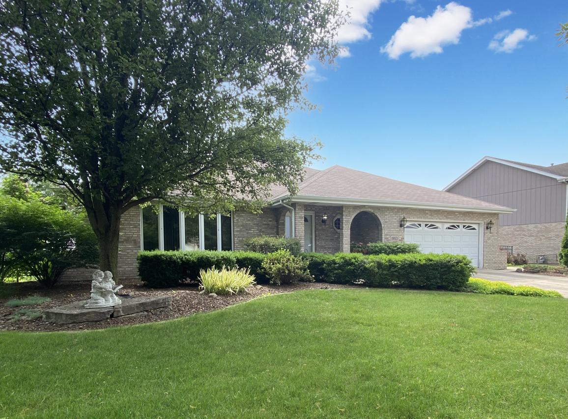 18821 Dickens Dr., Mokena, IL 60448