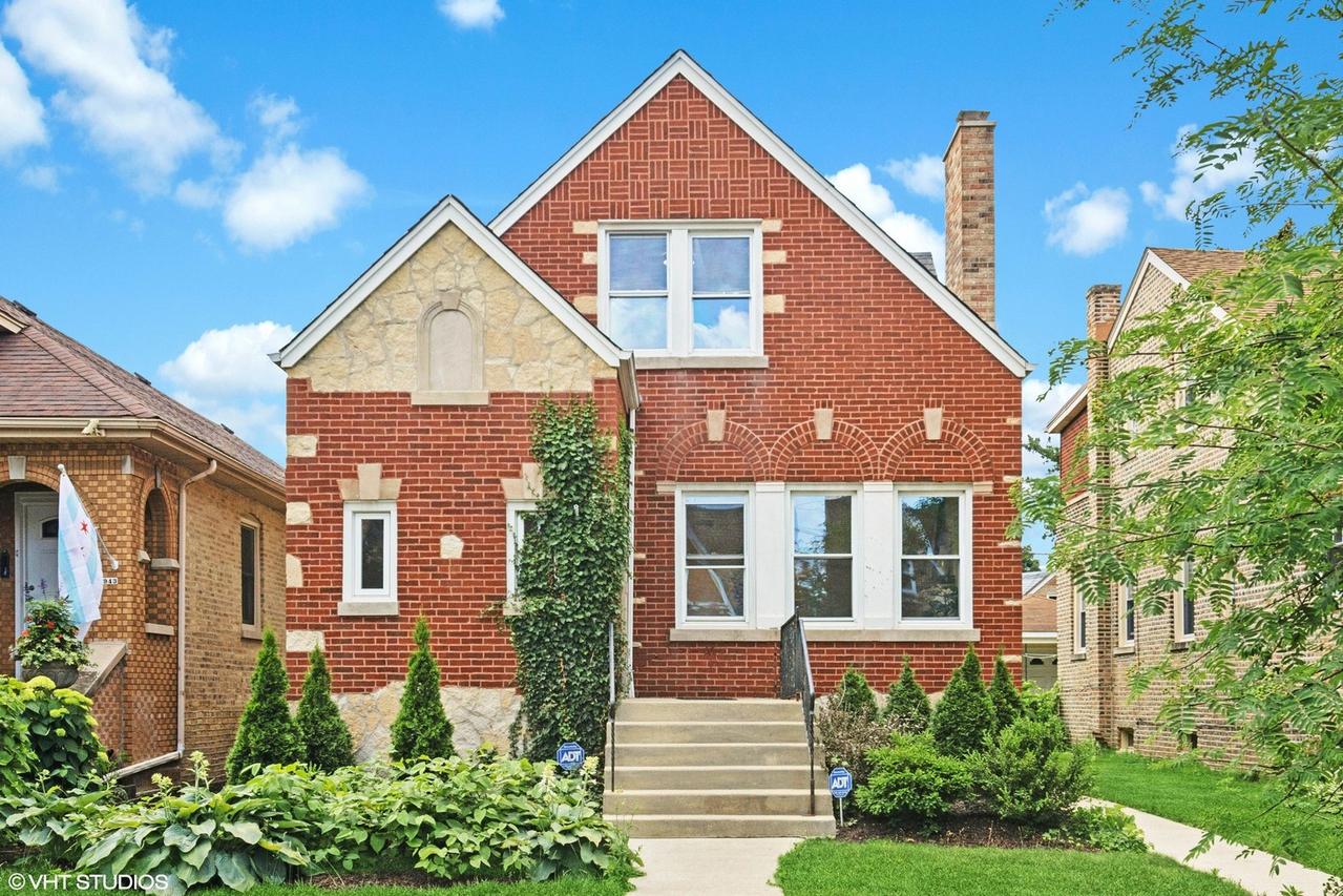 5945 W Cornelia Ave., Chicago, IL 60634