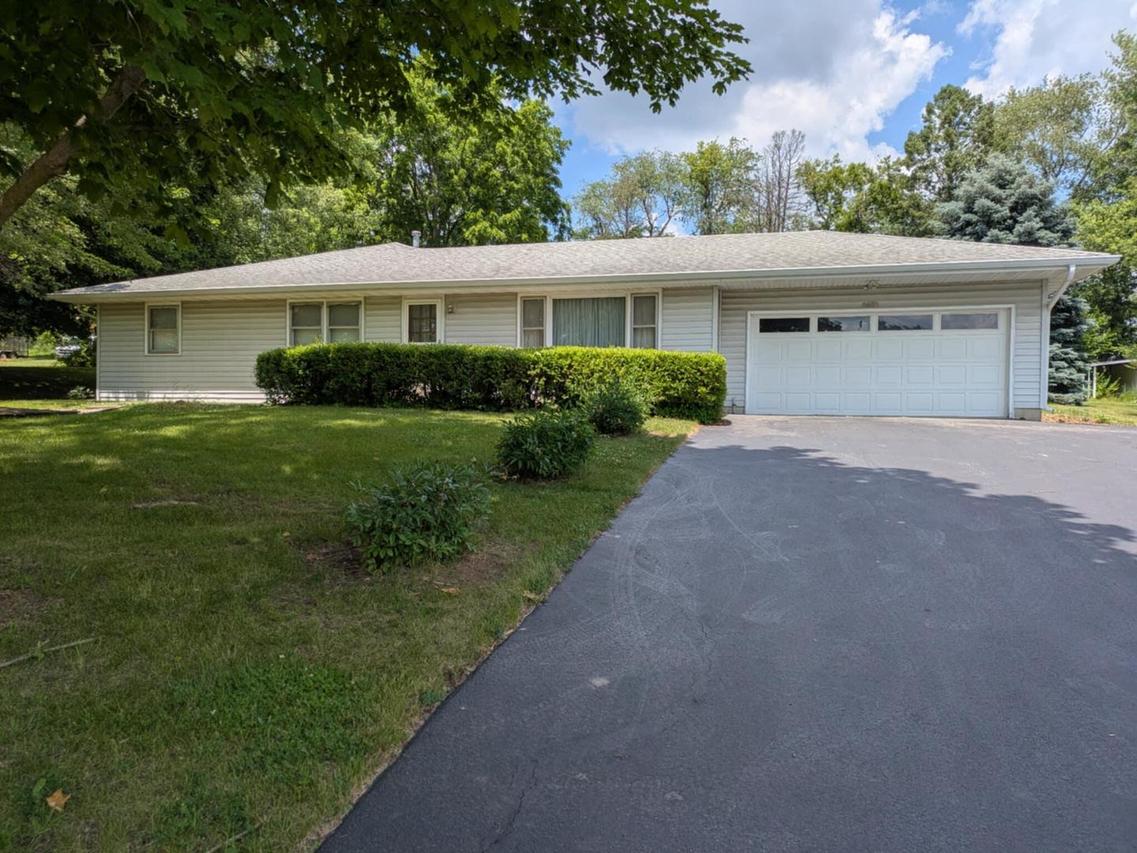 8692 Glacier Dr., Byron, IL 61010