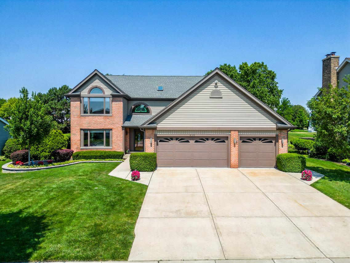 410 Woodcroft Ln., Schaumburg, IL 60173
