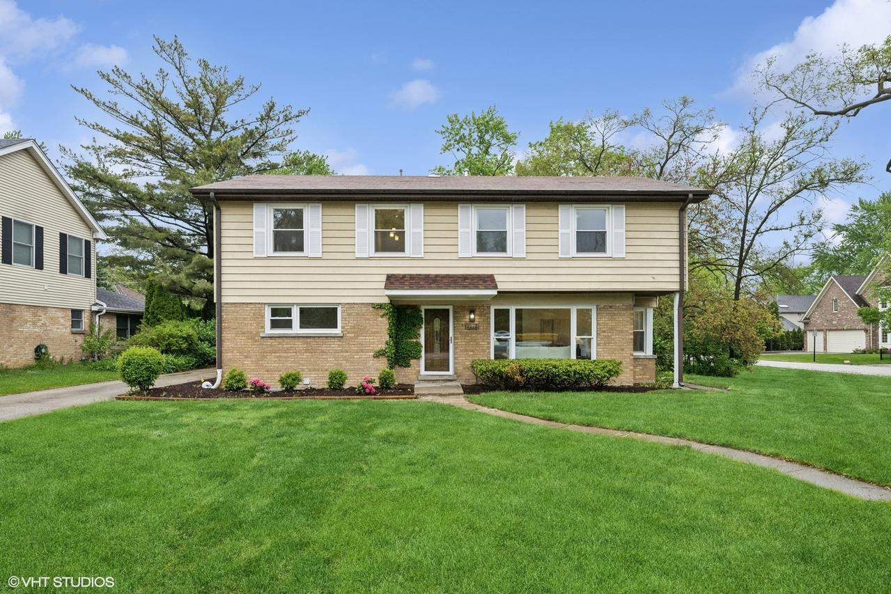 2272 Asbury Rd., Northbrook, IL 60062
