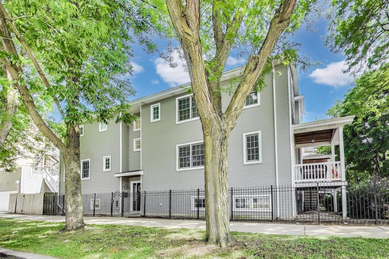 4257 N St Louis Ave., Chicago, IL 60618