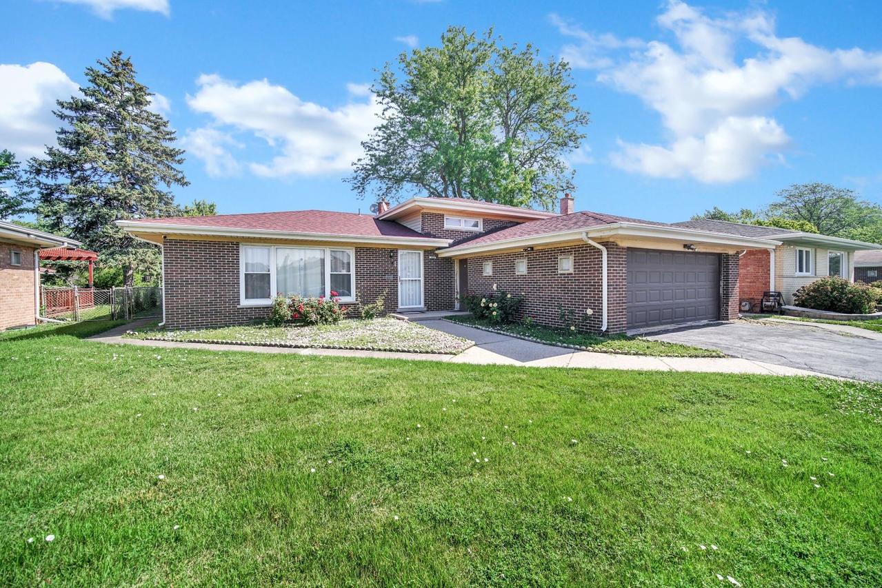 452 E 167th St., South Holland, IL 60473
