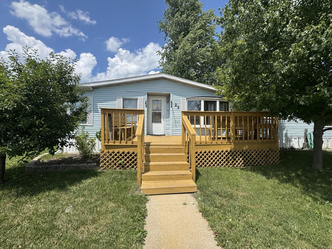 23 Maple Ridge, Manteno, IL 60950