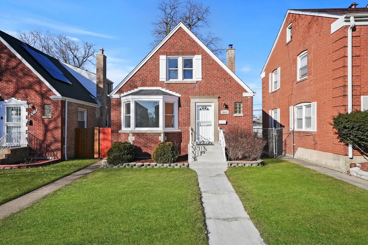 8416 S Bennett Ave., Chicago, IL 60617