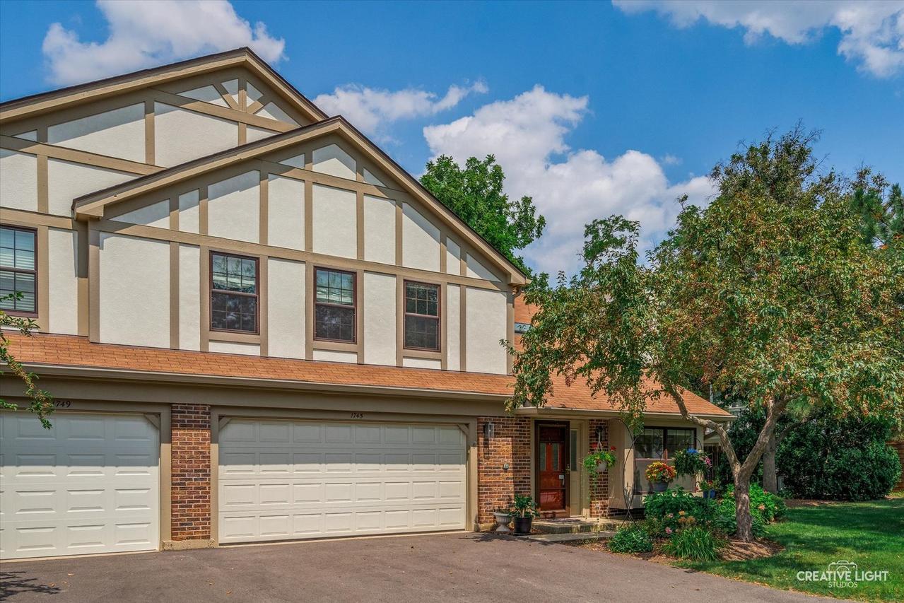 1745 Ennis Ln., Wheaton, IL 60189