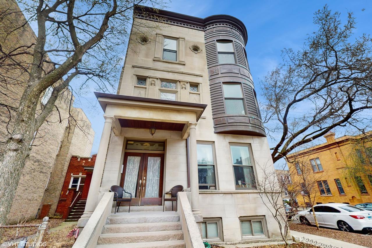 924 N Hoyne Ave. #2E, Chicago, IL 60622