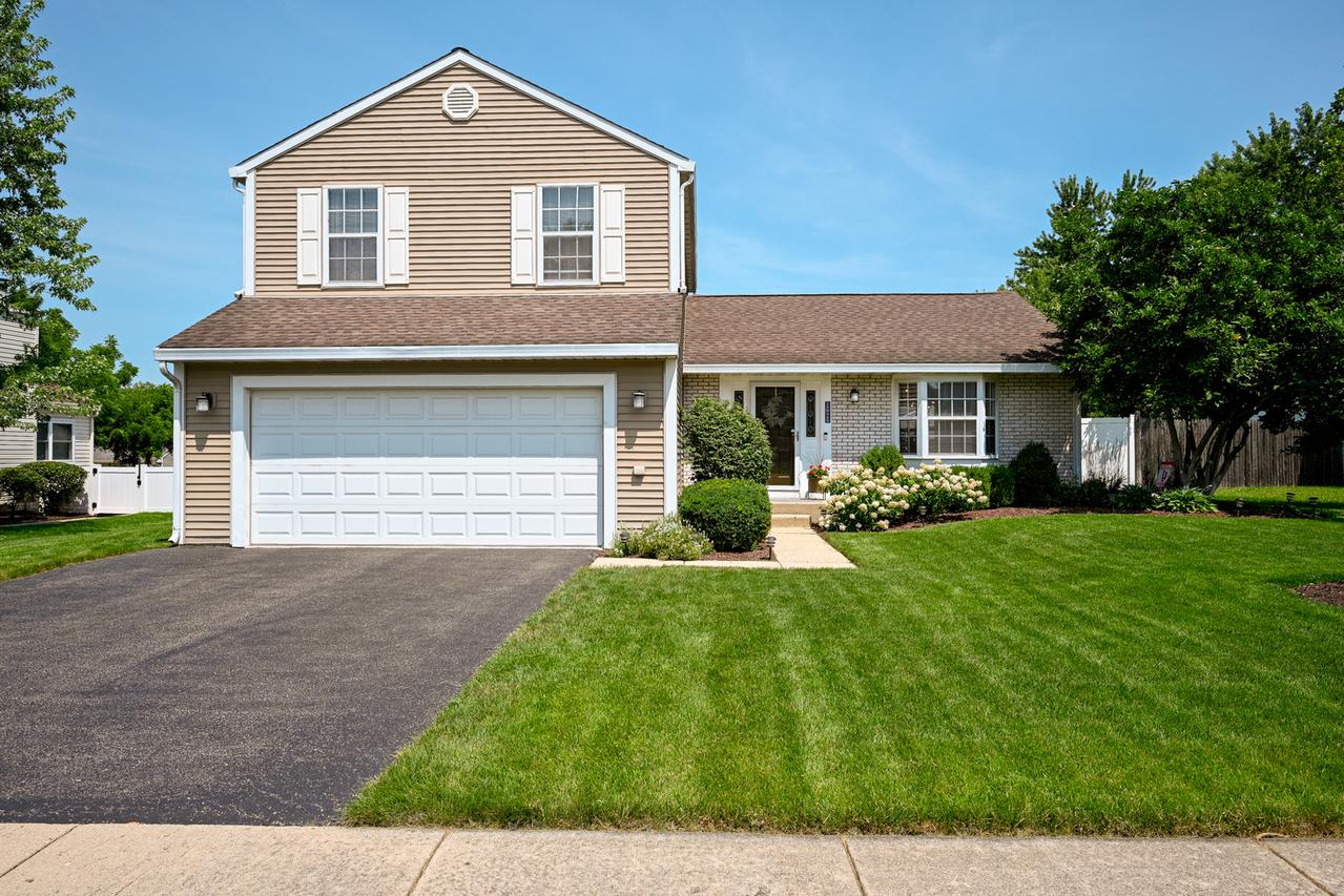 30W060 Kensington Dr., Warrenville, IL 60555