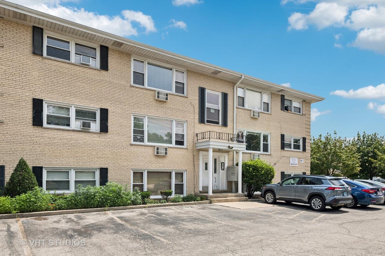 5037 N East River Rd. #2B, Norridge, IL 60706