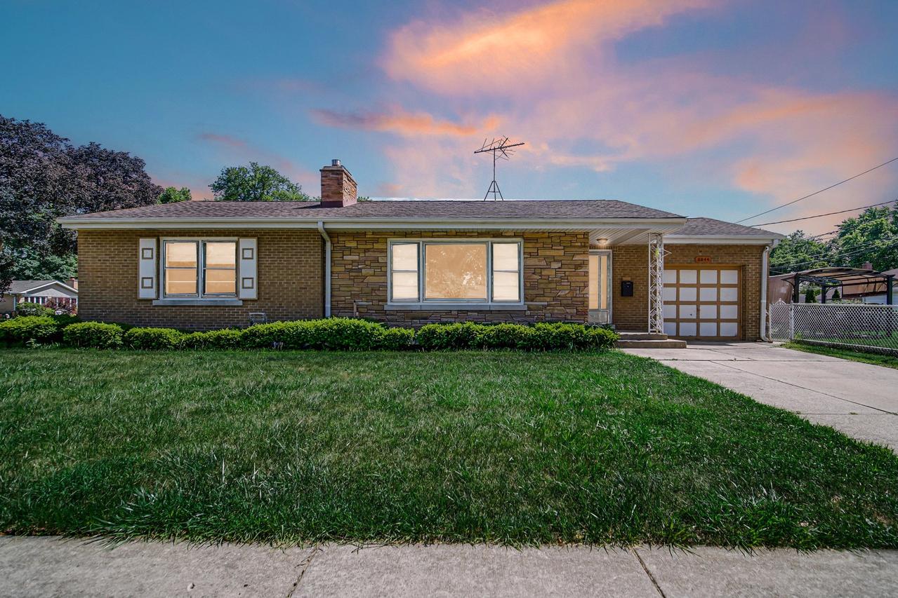 8844 Mango Ave., Morton Grove, IL 60053