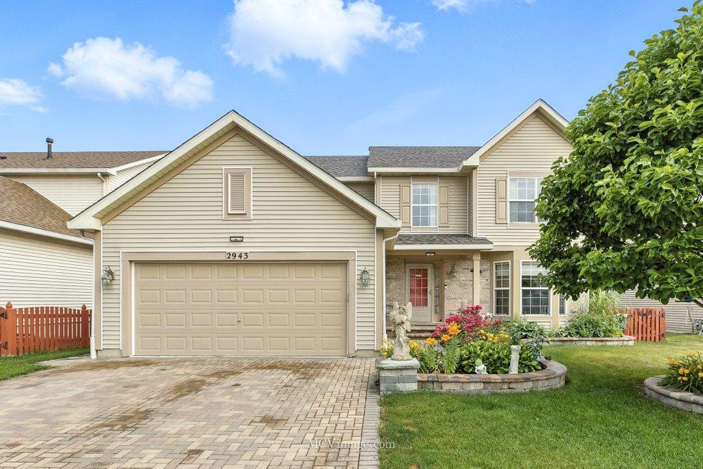 2943 Heather Ln., Montgomery, IL 60538