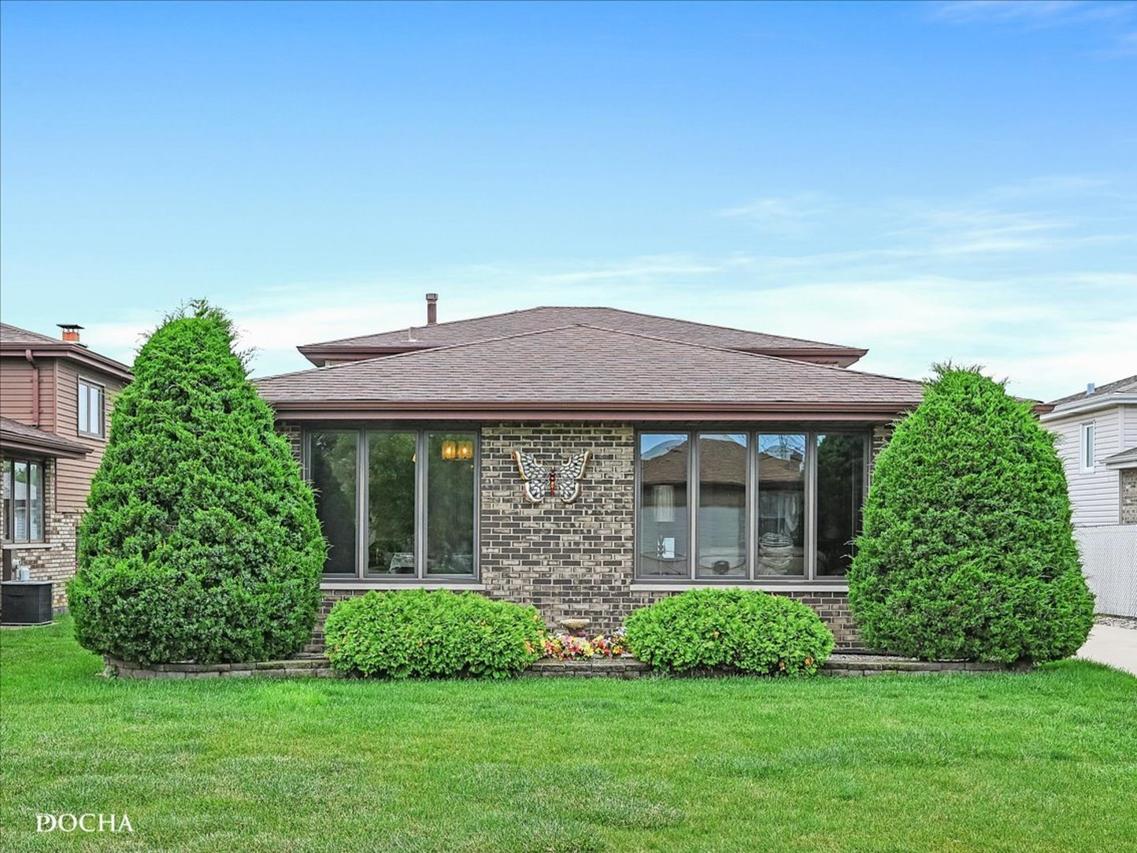 5843 W 75th Pl., Burbank, IL 60459