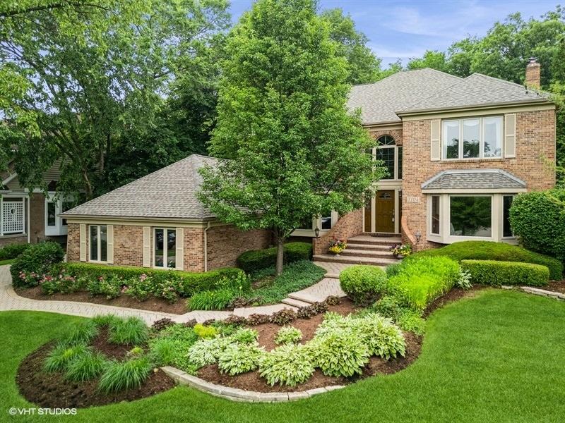 3104 Royal Fox Dr., St. Charles, IL 60174