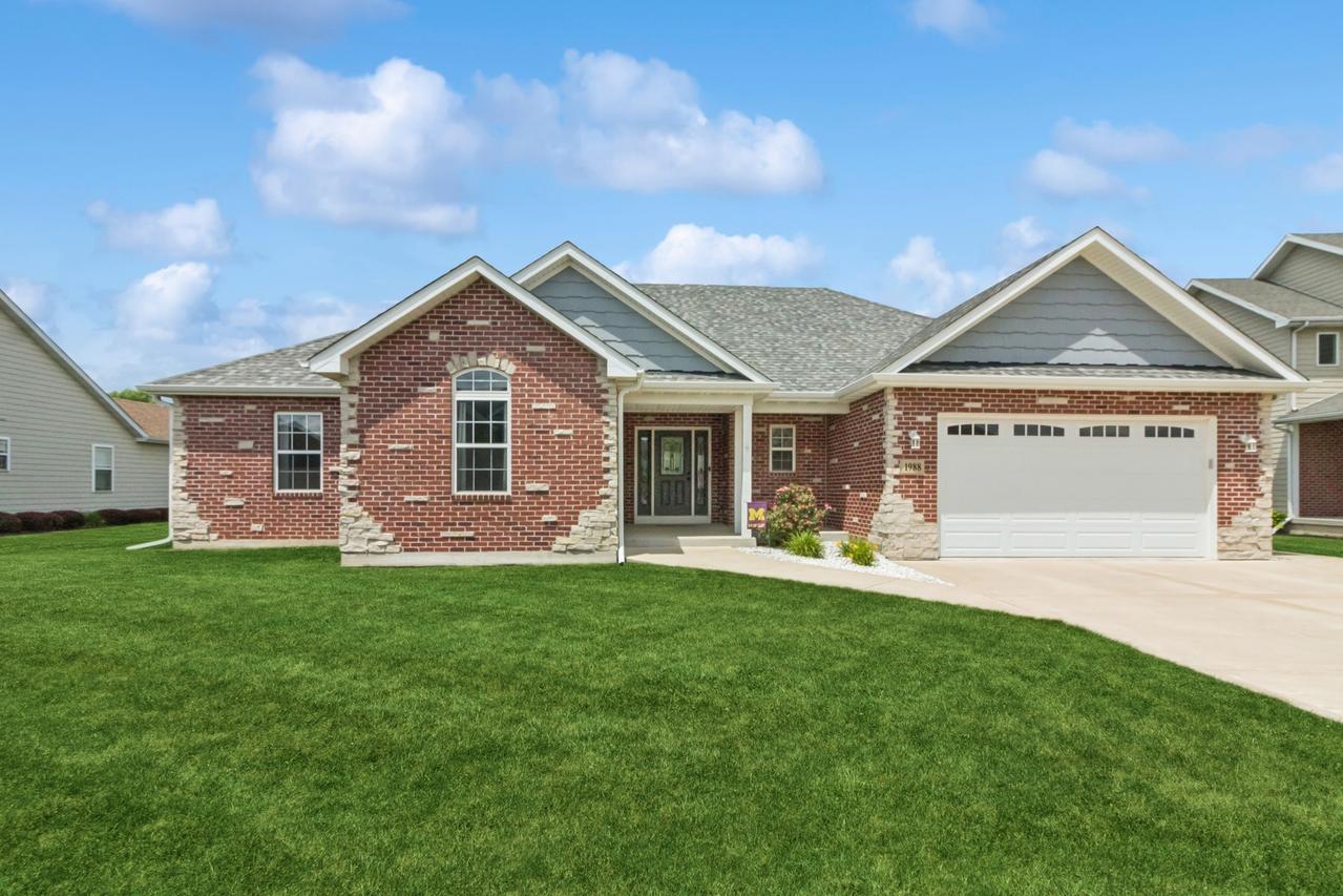 1988 Taller Rd., Morris, IL 60450