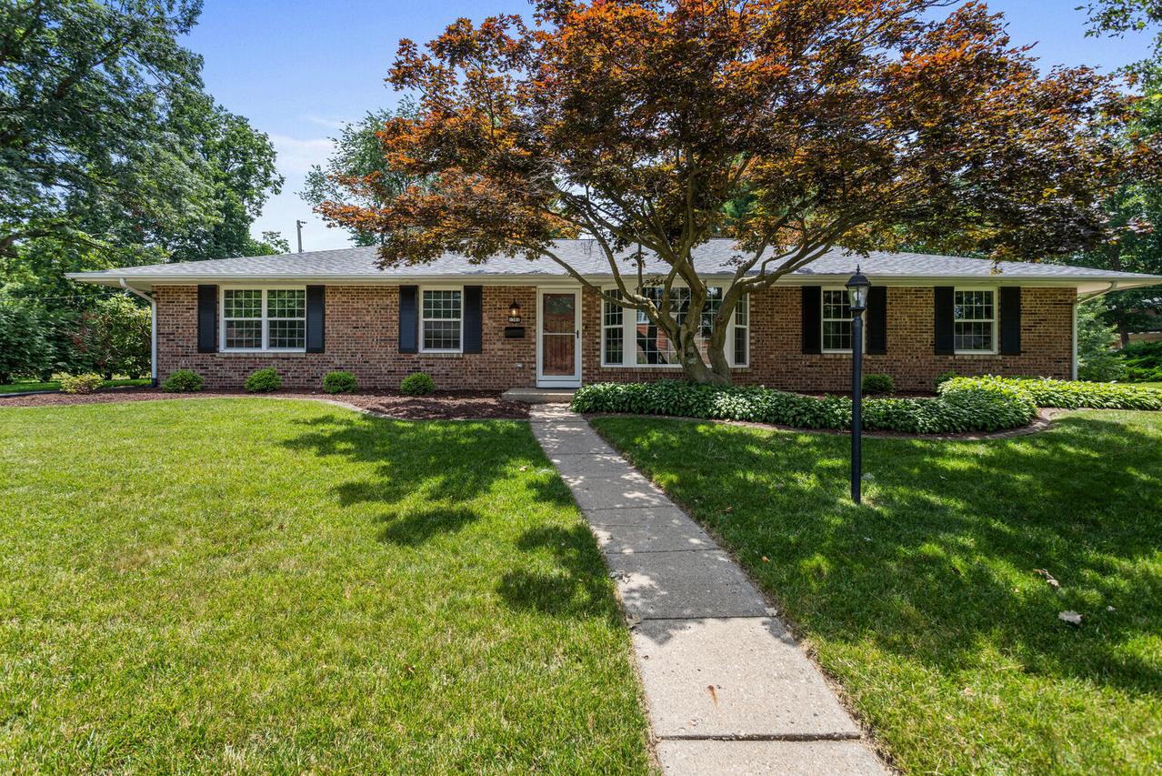 1301 Eliot Dr., Urbana, IL 61801