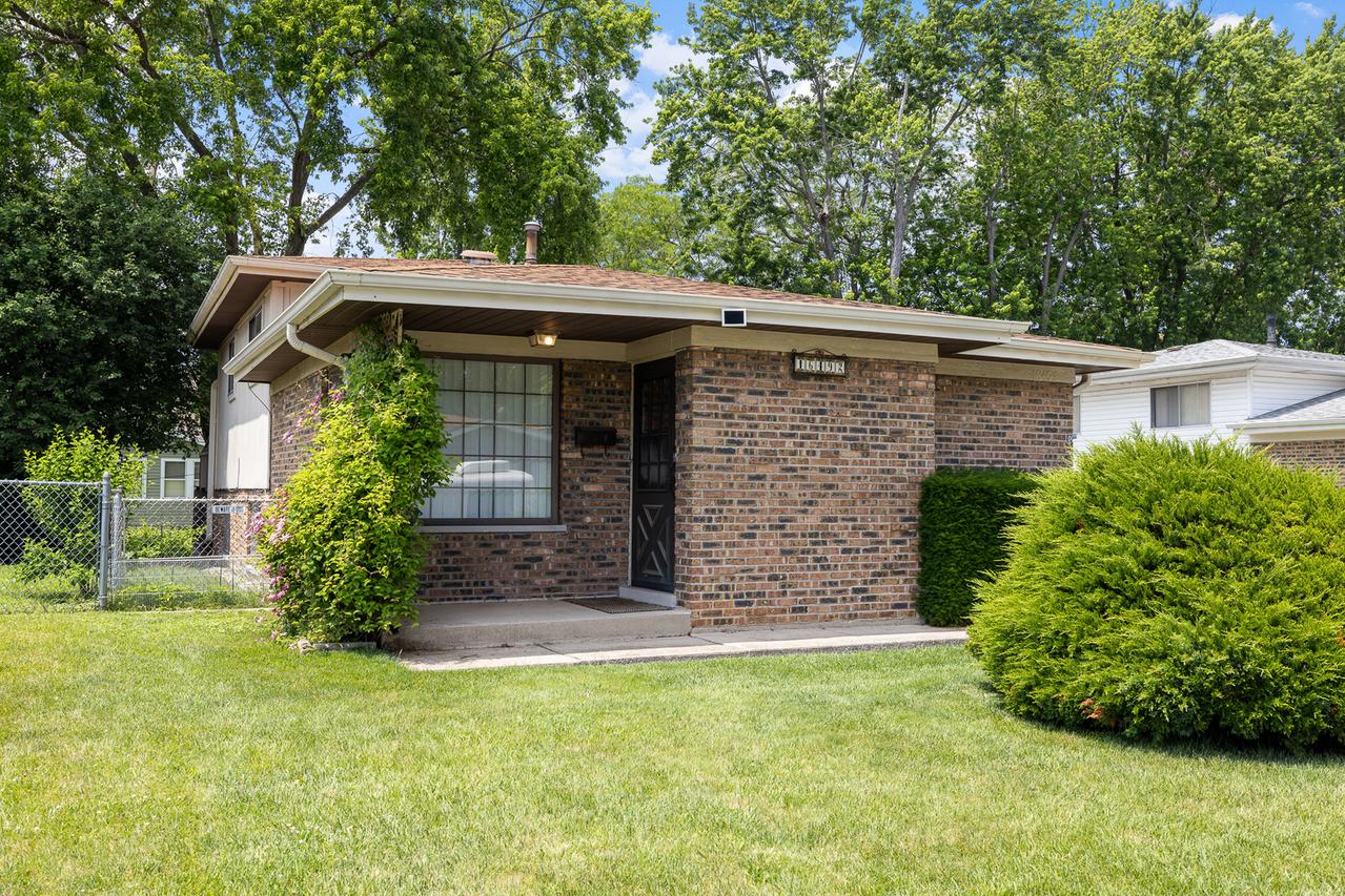 16492 Brockton Ln., Oak Forest, IL 60452