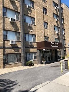 7854 S South Shore Dr. #402, Chicago, IL 60649