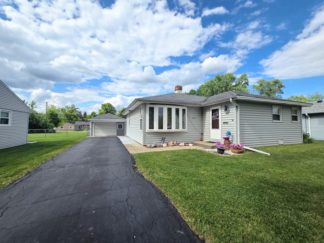 2310 Eastman St., Rolling Meadows, IL 60008