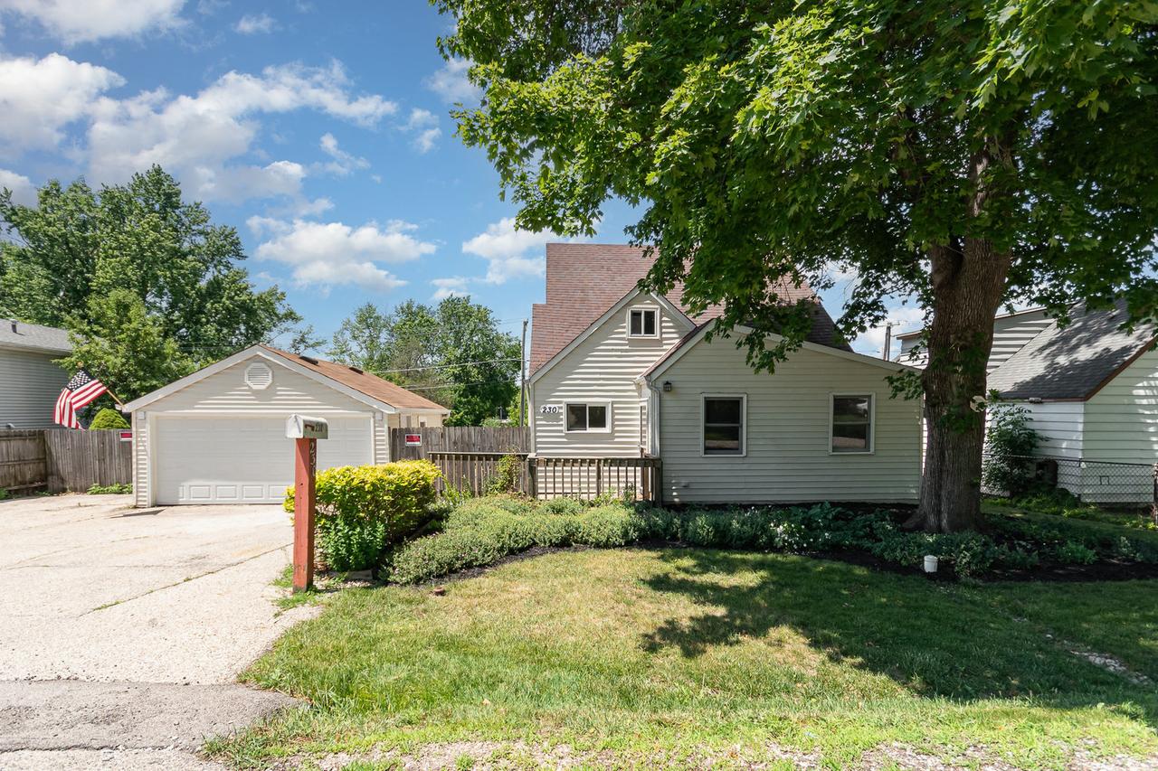 230 Brierhill Dr., Round Lake Park, IL 60073