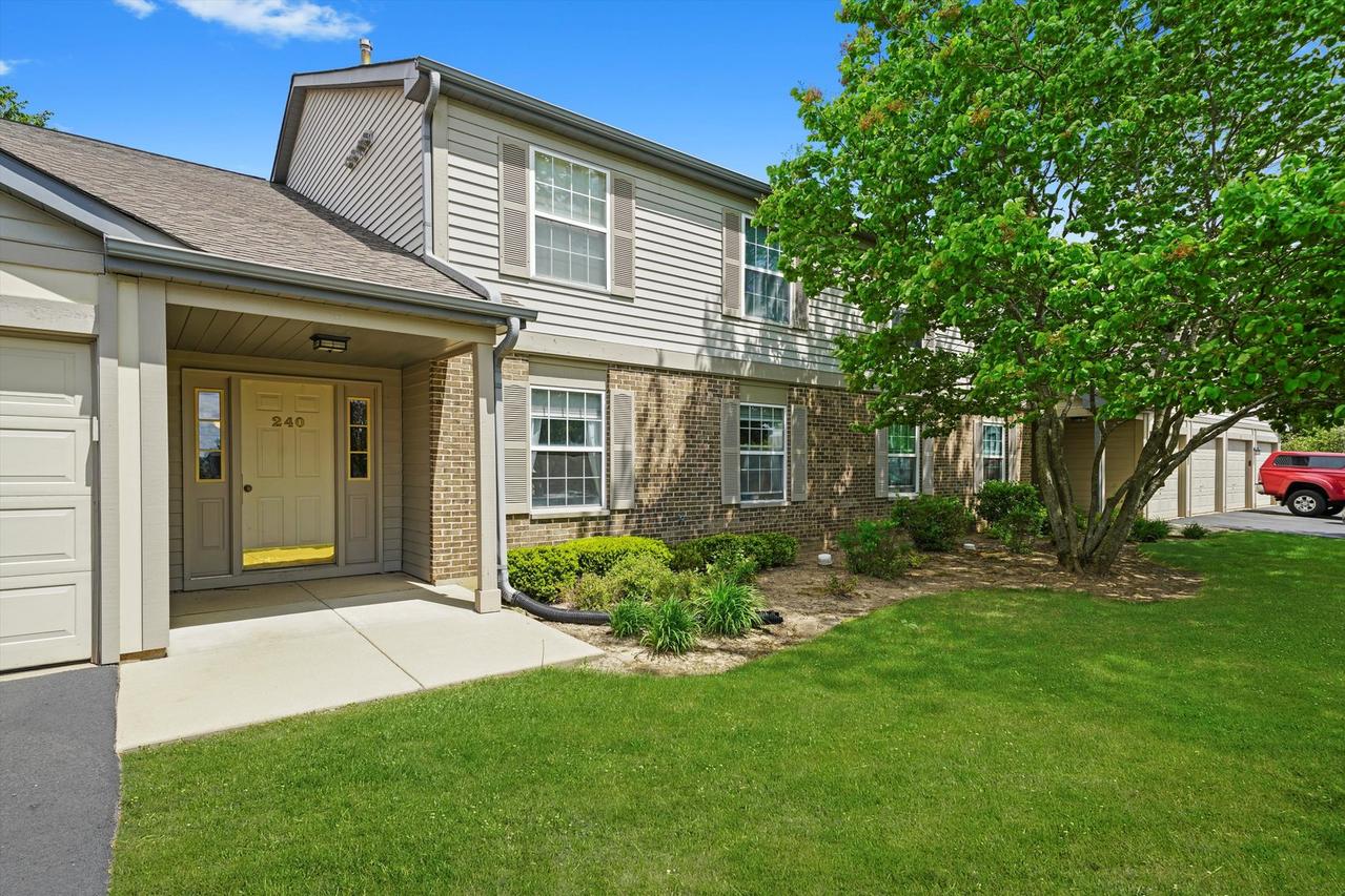 240 Crestview Dr. #B, Wauconda, IL 60084