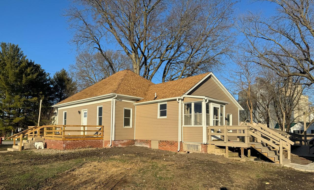 100 S West St., Sadorus, IL 61872