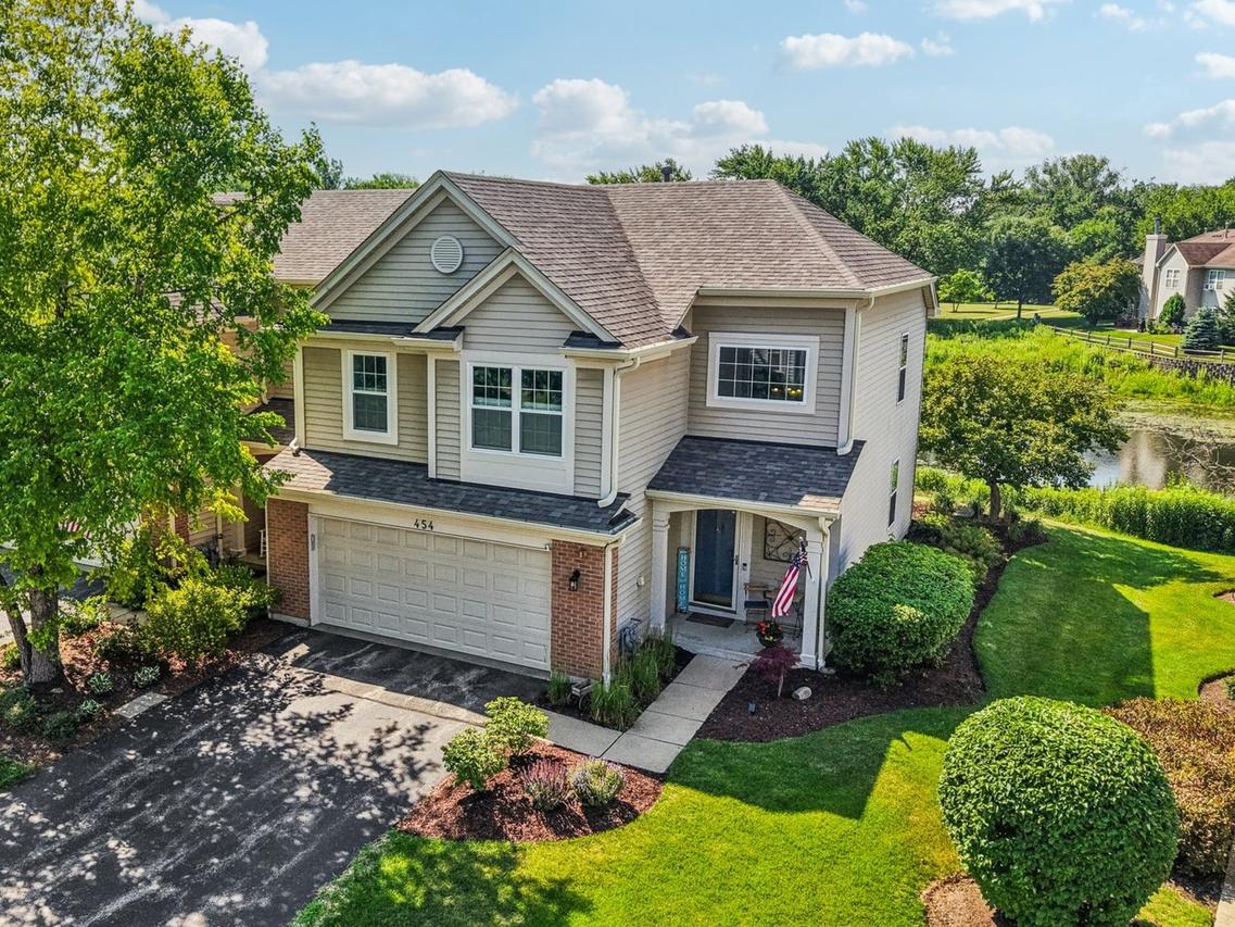 454 Blue Springs Dr., Fox Lake, IL 60020