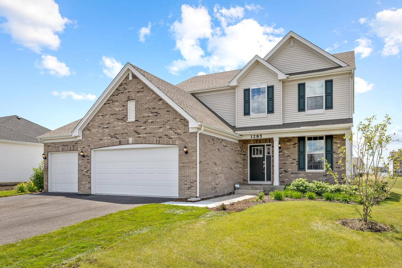 1285 Highbrook Ave., Hampshire, IL 60140