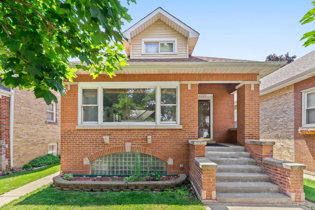 6229 W Waveland Ave., Chicago, IL 60634