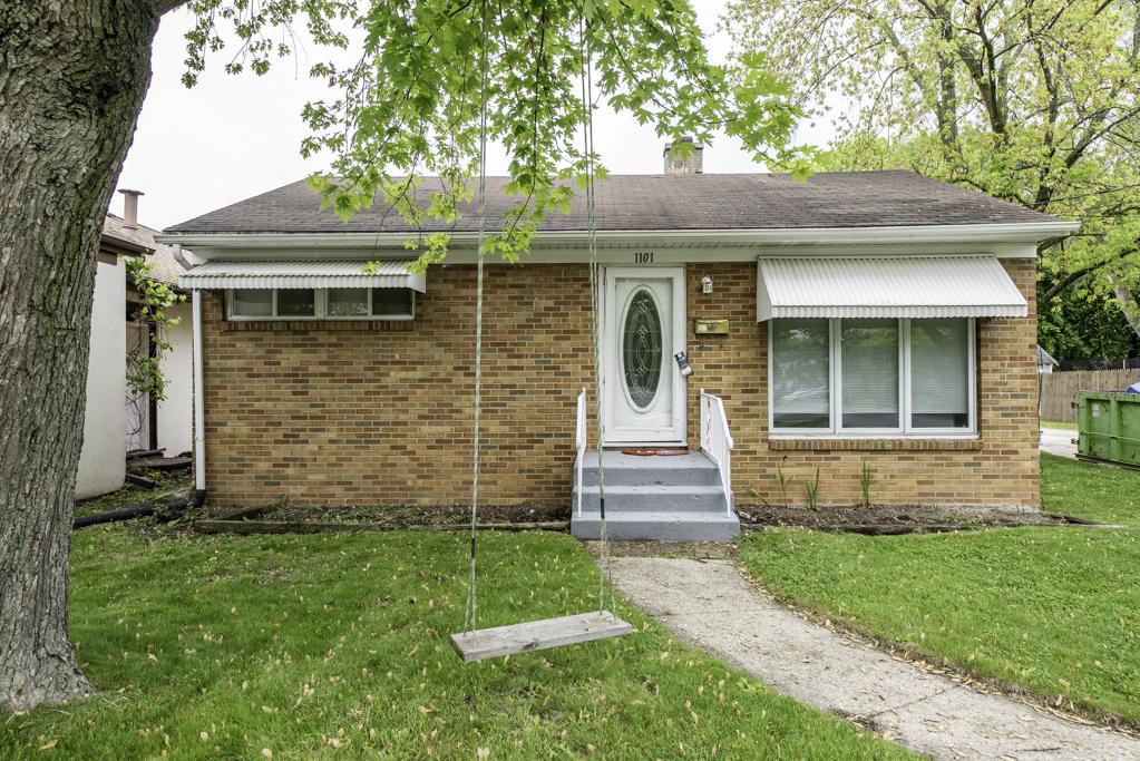 1101 Pine St., Waukegan, IL 60085