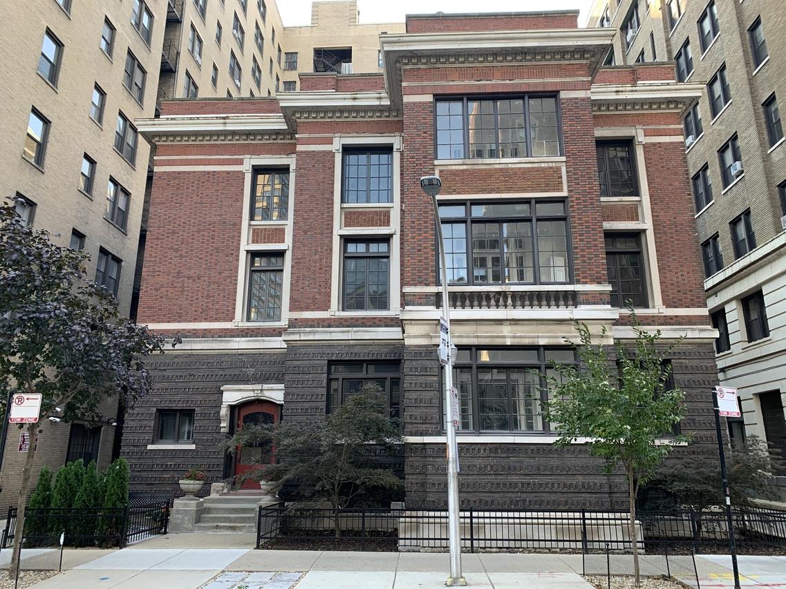 415 W Surf St., Chicago, IL 60657