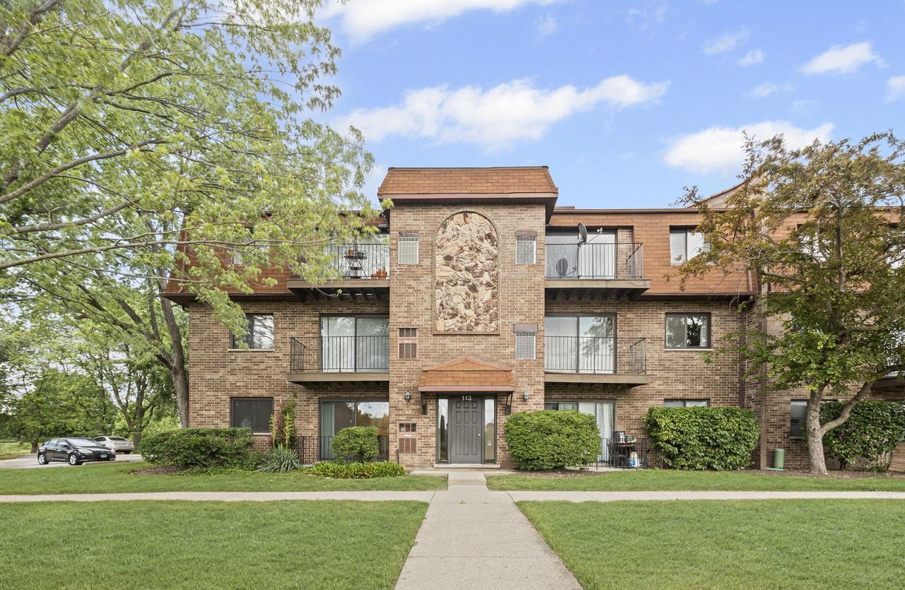113 W Brandon Ct. #E11, Palatine, IL 60067
