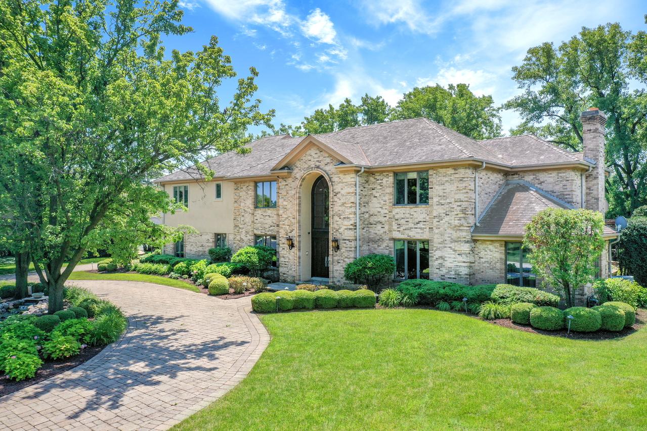 6447 Manor Dr., Burr Ridge, IL 60527