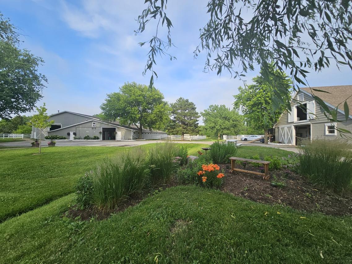 14314 Towne Tr., Green Oaks, IL 60048