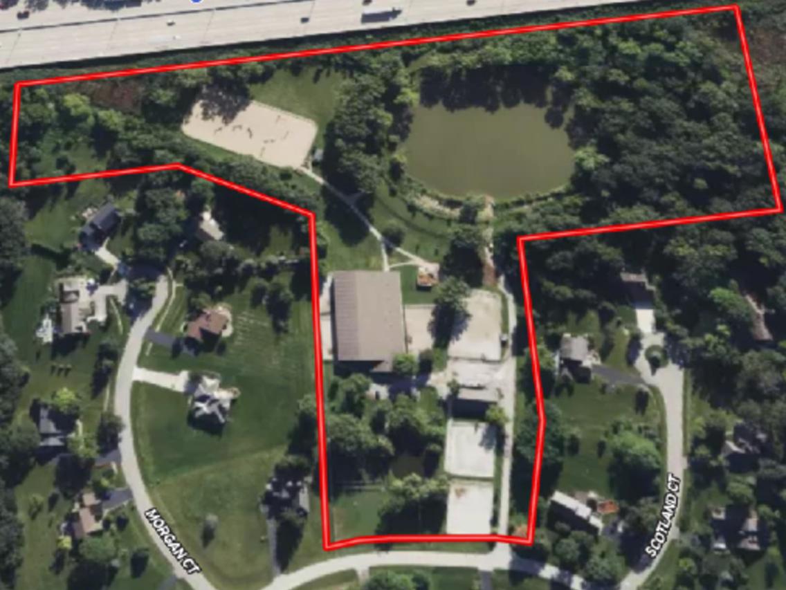 14314 Towne Tr., Green Oaks, IL 60048