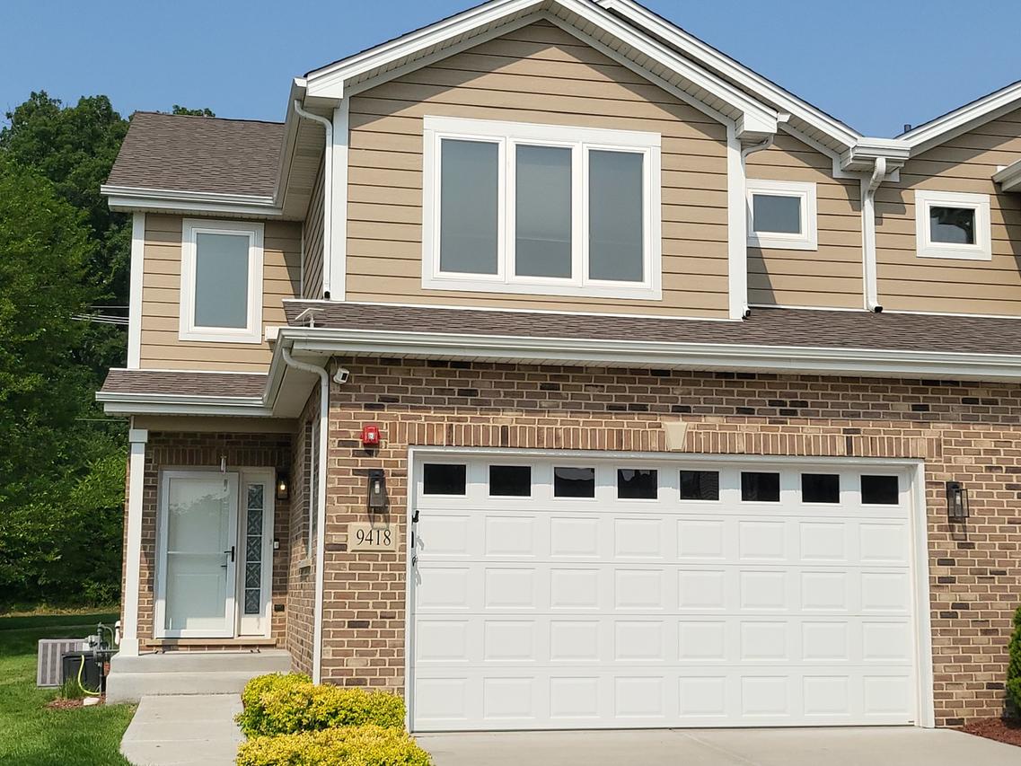9418 Saratoga Ct., Hickory Hills, IL 60457