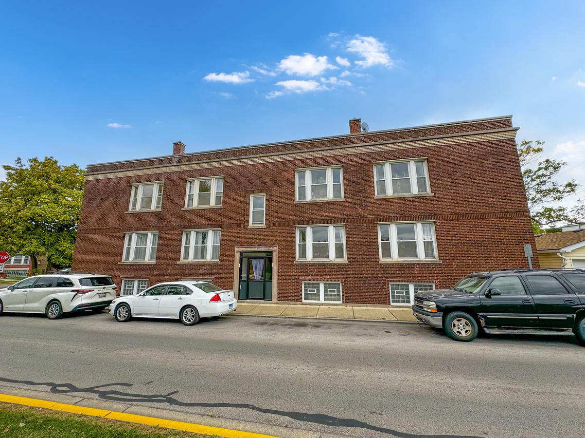 1900 Harvey Ave., Berwyn, IL 60402