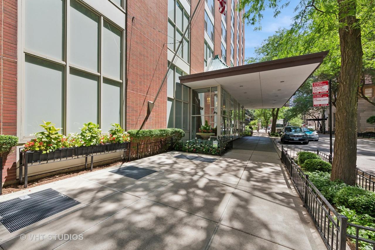 1325 N State Pkwy. #6D, Chicago, IL 60610