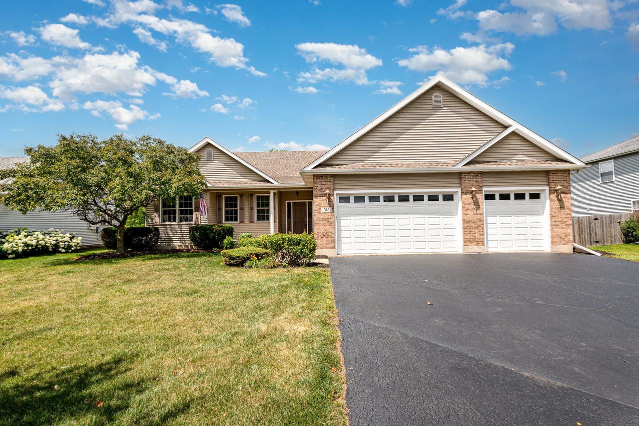 313 W Burlington Dr., Maple Park, IL 60151