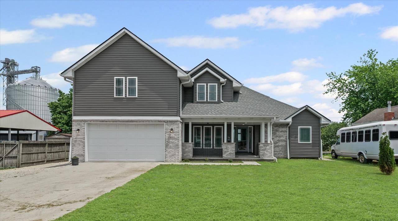 103 S 1st St., Strawn, IL 61775