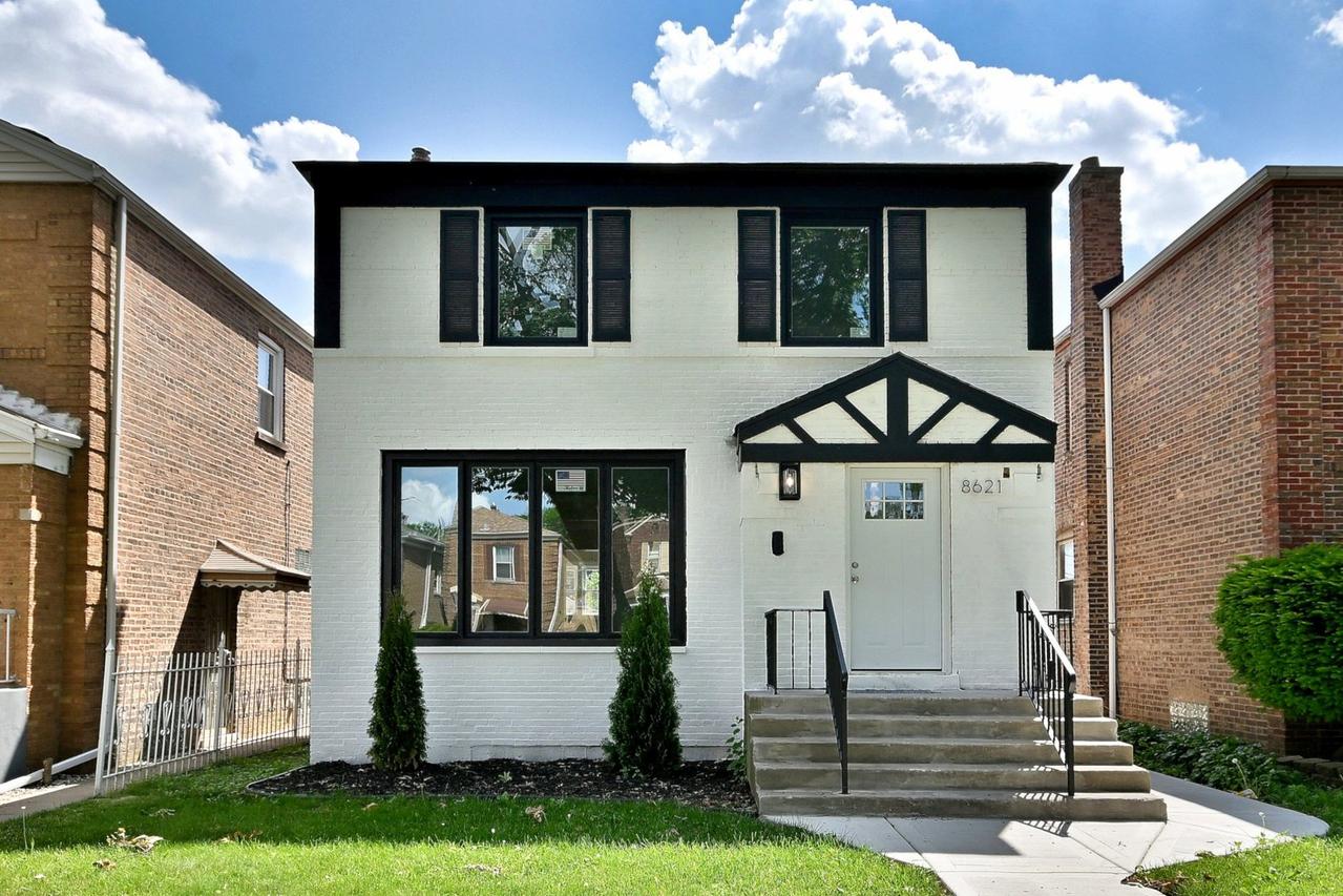 8621 S Dante Ave., Chicago, IL 60619