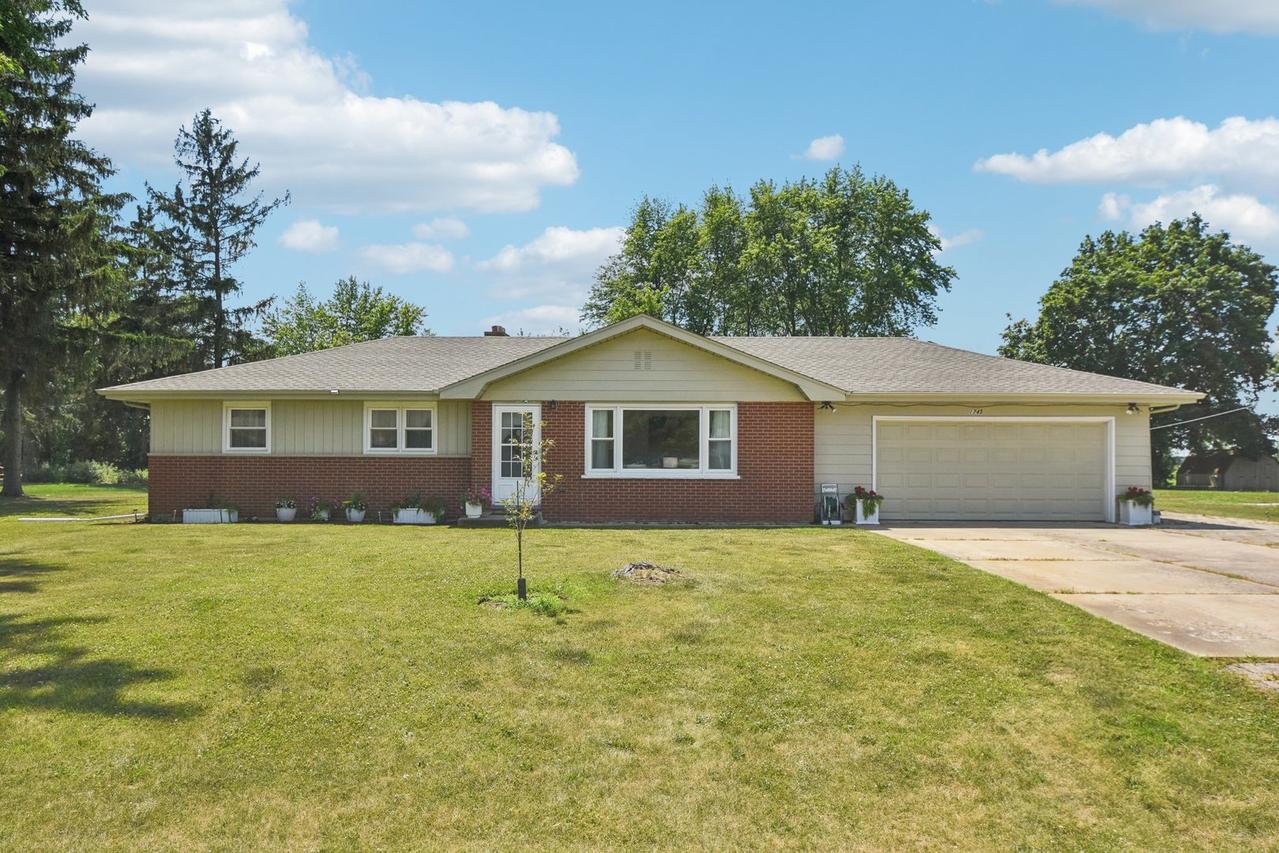 1745 Lyndale Rd., Aurora, IL 60506