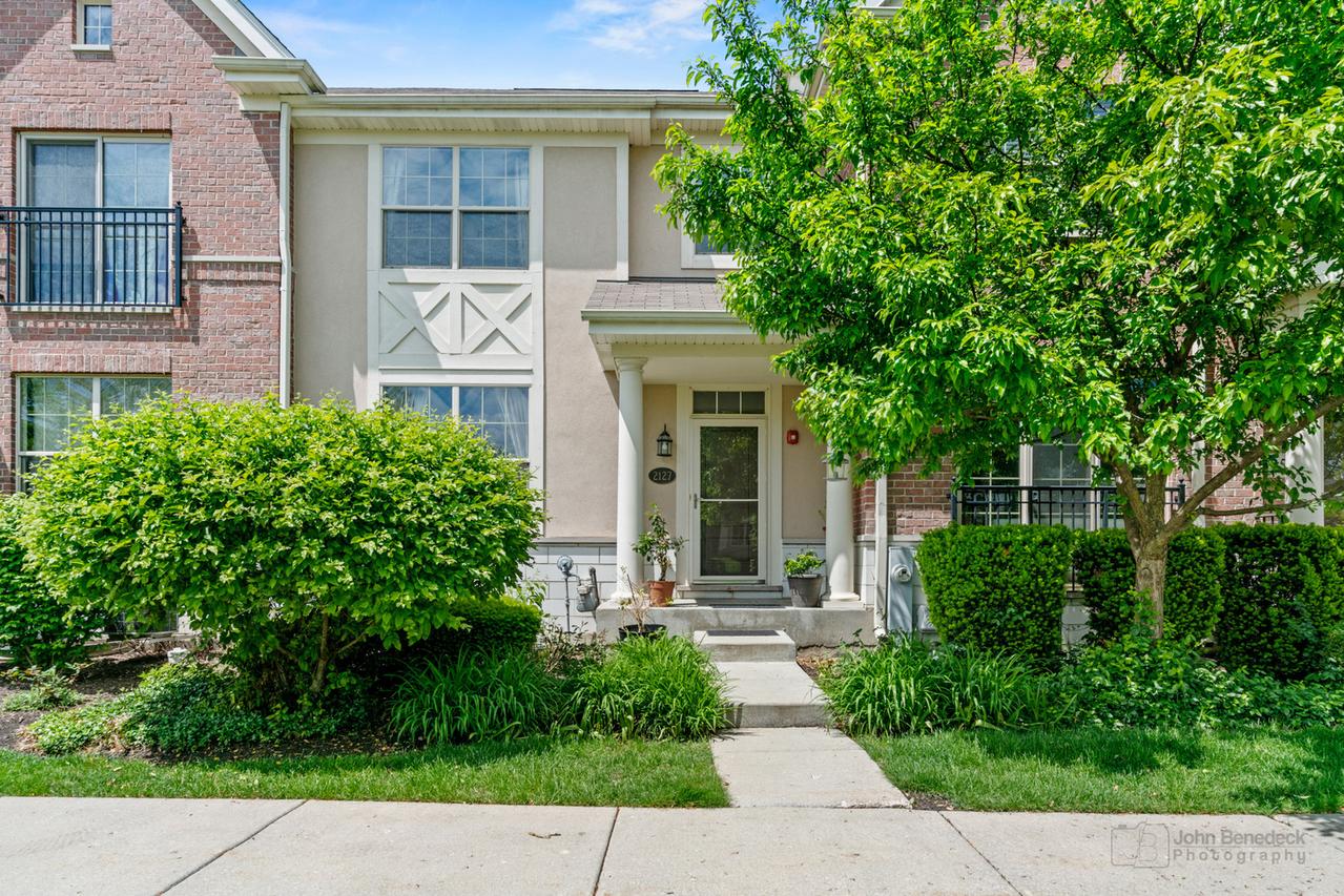 2127 Apple Hill Ln., Buffalo Grove, IL 60089