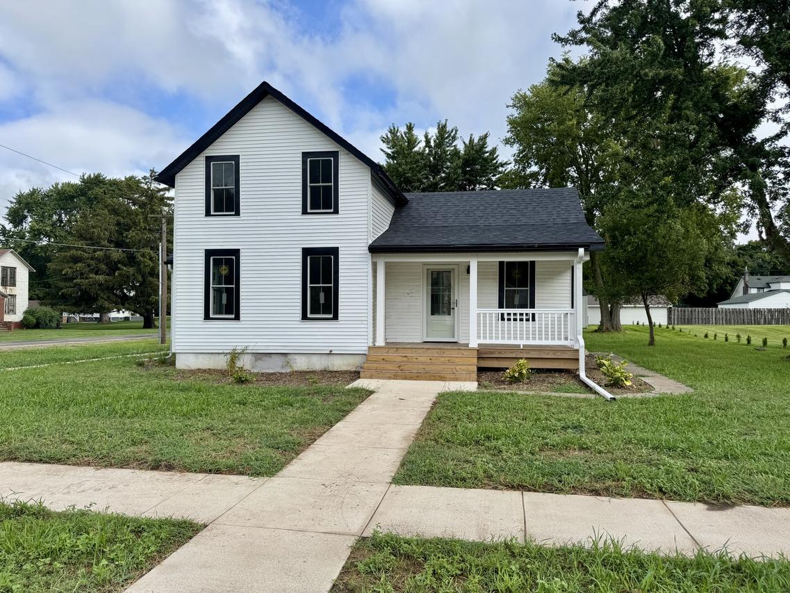 202 E Walnut St., Sheffield, IL 61361