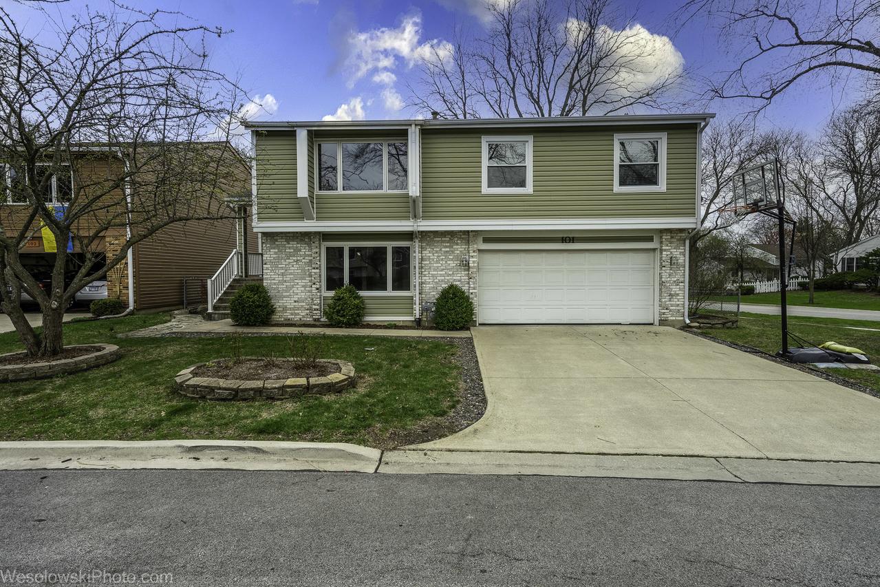 101 Croftwood Ct., Rolling Meadows, IL 60008