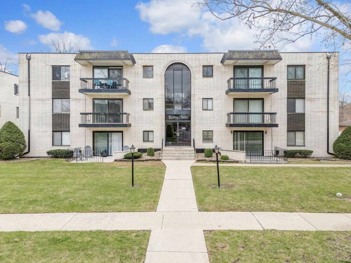 5715 129th St. #1A, Crestwood, IL 60418
