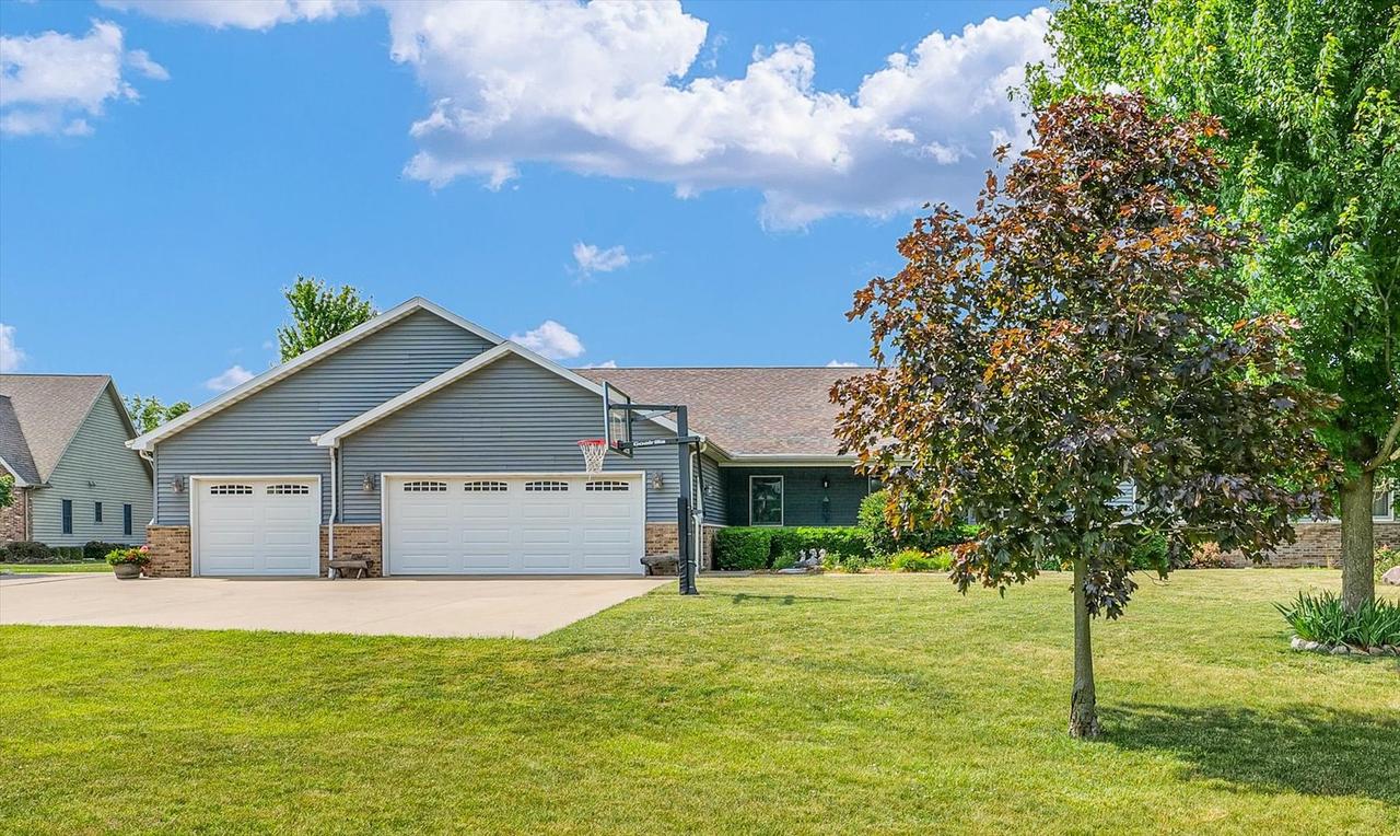 1125 Park Dr., Paxton, IL 60957