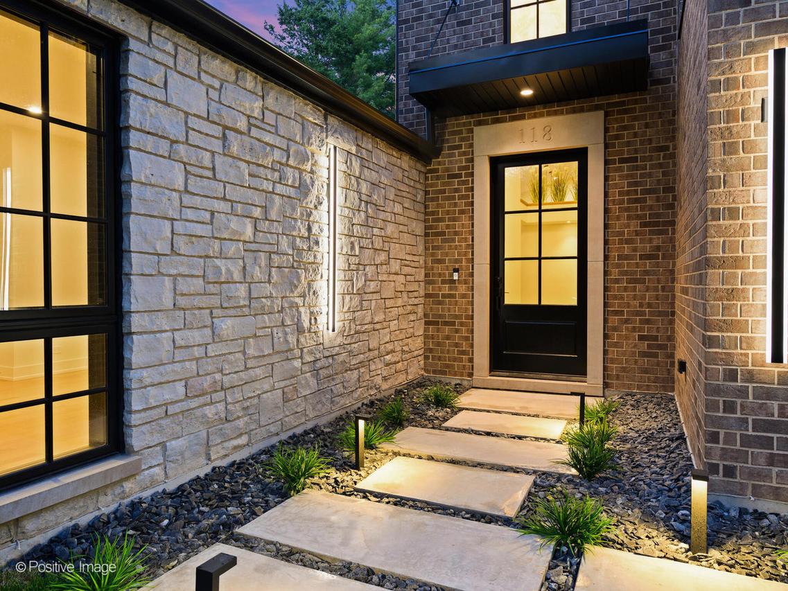 118 Lockerbie Ln., Wilmette, IL 60091